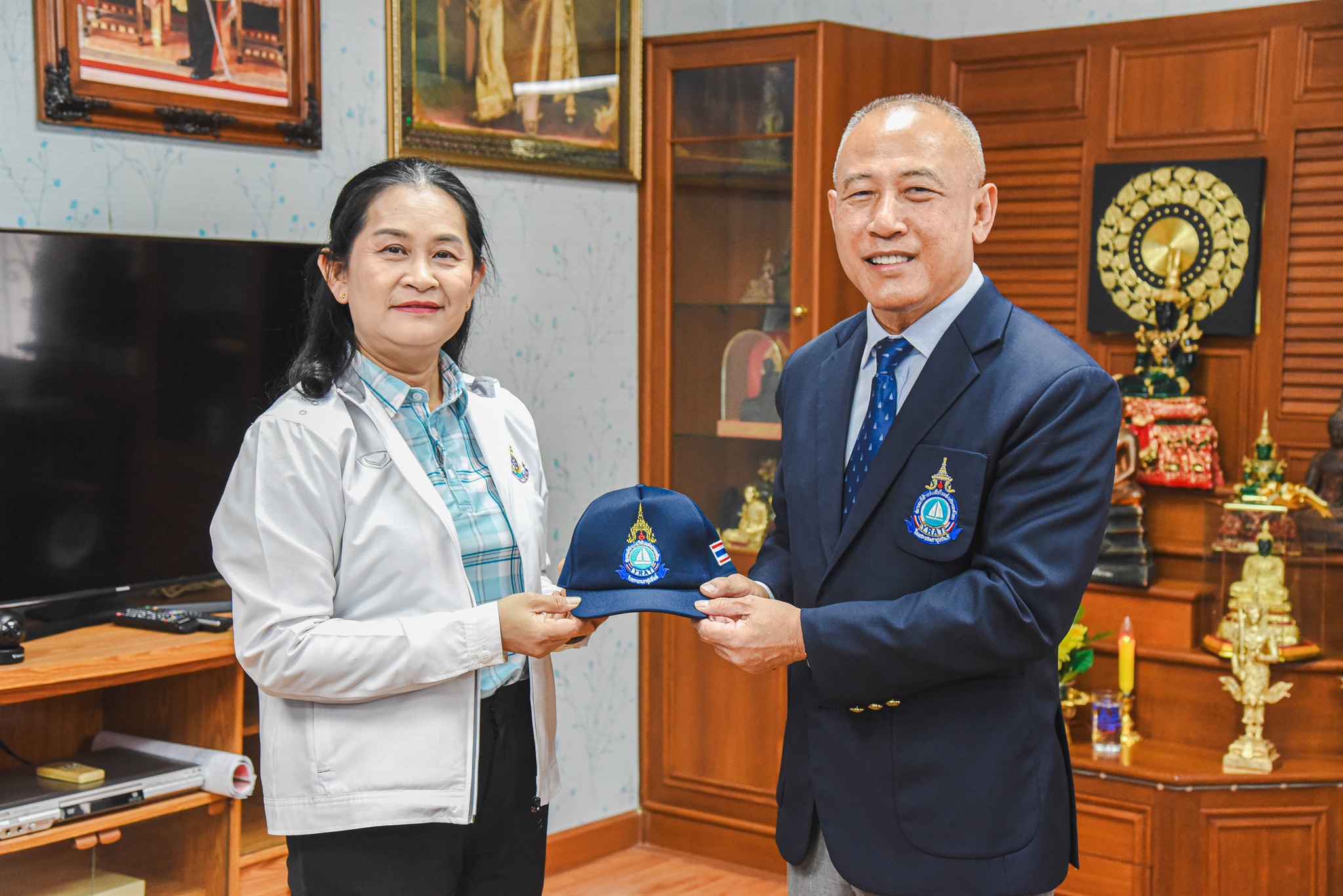 67-11-27 ชมรมเรือใบแสดงความยินดีและขอเข้าพบ