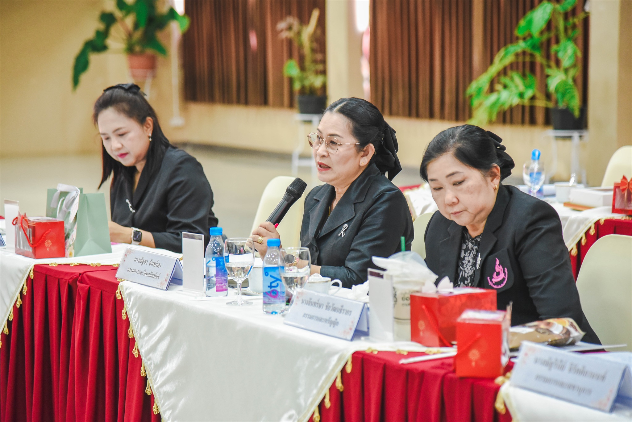 68-12-15 ผู้อำนวยการโรงเรียนประชุมสมาคมผู้บริหารหญิงโรงเรียนมัธยมศึกษาแห่งประเทศไทย