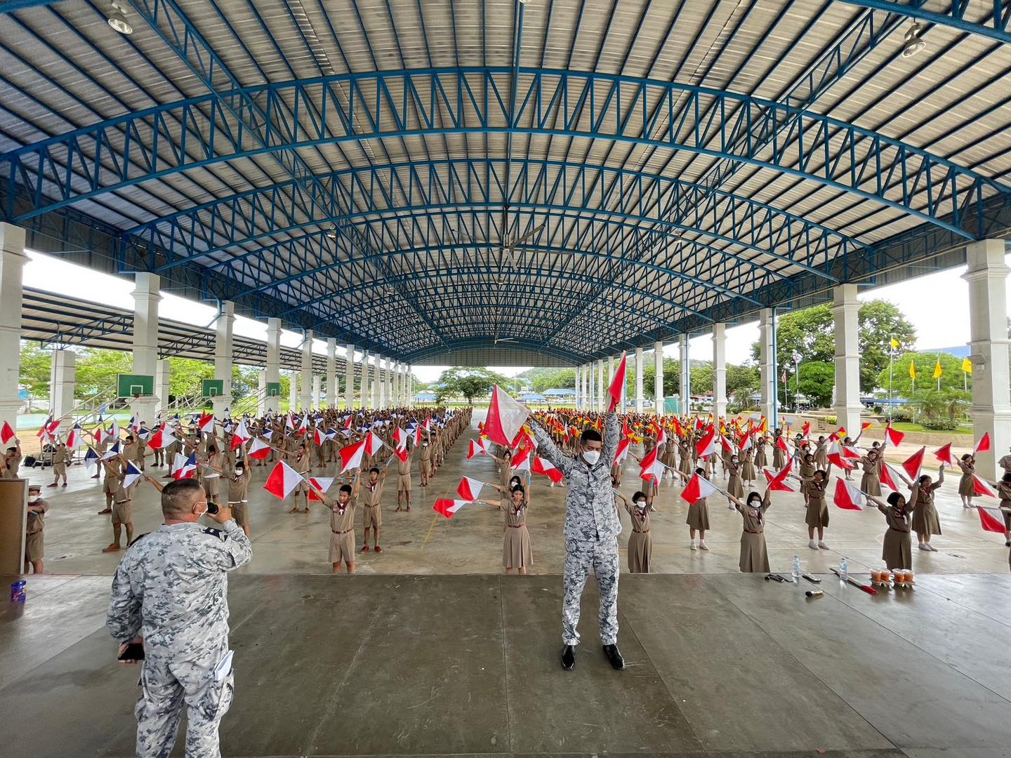 23/8/66 โรงเรียนสิงห์สมุทร ร่วมกับกองการฝึกกองเรือยุทธการ ได้จัดการอบรมวิชาพิเศษลูกเสือ